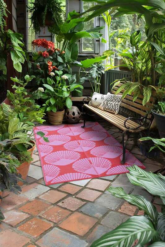 Recycled Plastic Garden Rug In Pink & Red